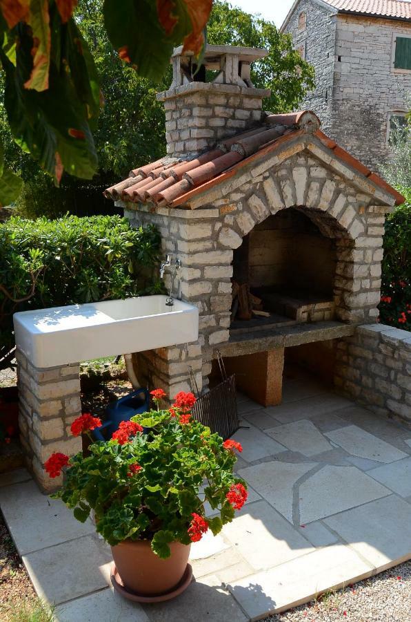 Apartment Duerose Buje Εξωτερικό φωτογραφία