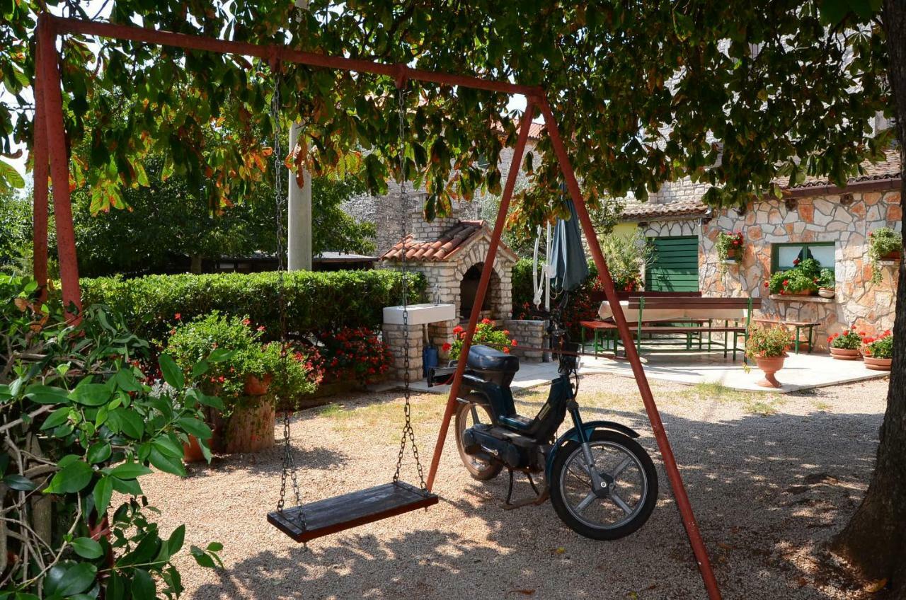 Apartment Duerose Buje Εξωτερικό φωτογραφία