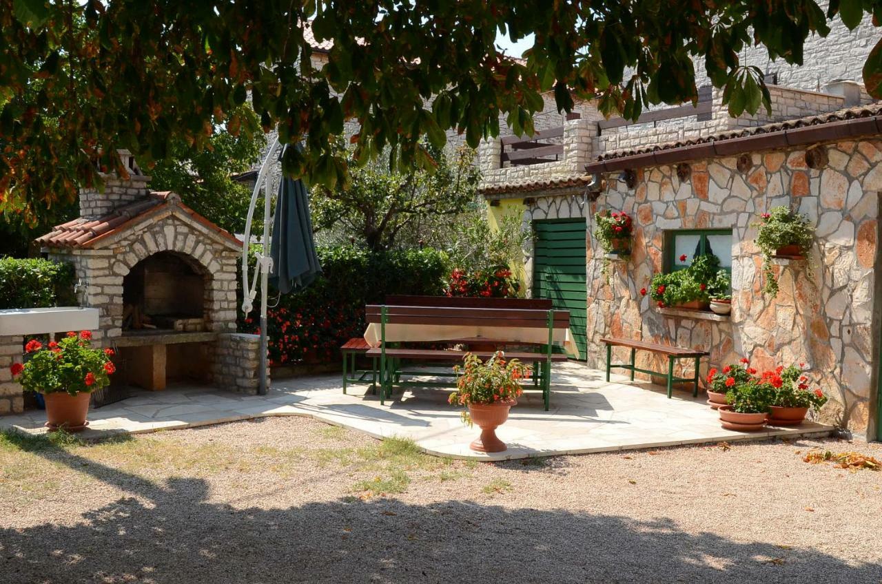 Apartment Duerose Buje Εξωτερικό φωτογραφία