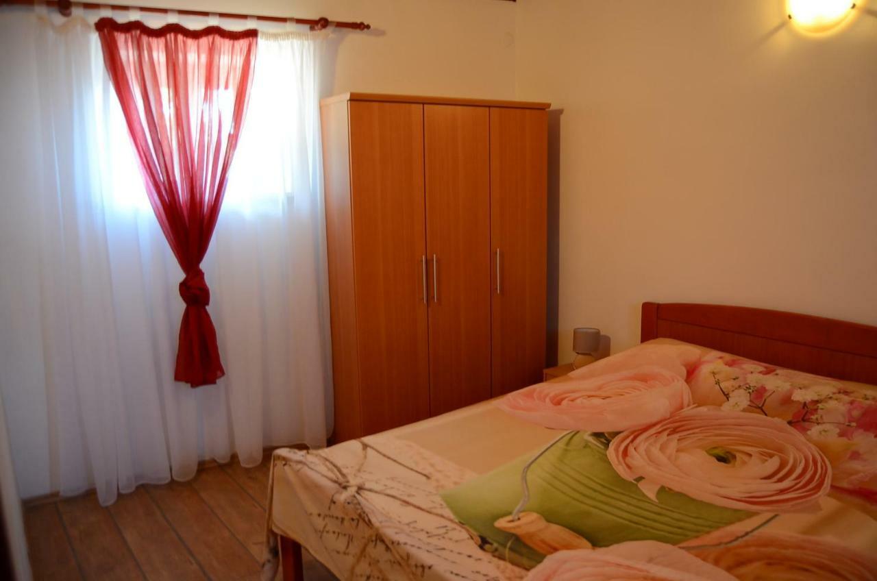 Apartment Duerose Buje Εξωτερικό φωτογραφία