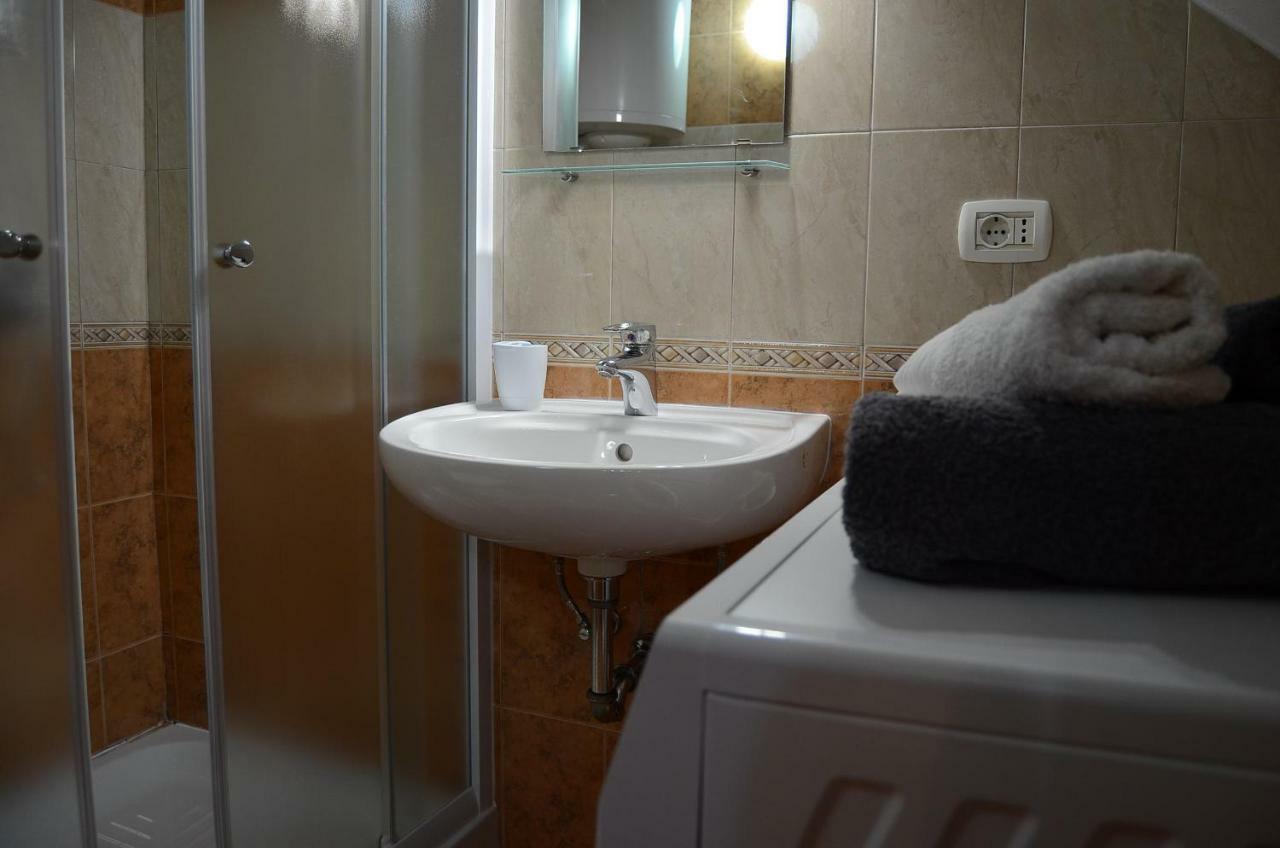 Apartment Duerose Buje Εξωτερικό φωτογραφία