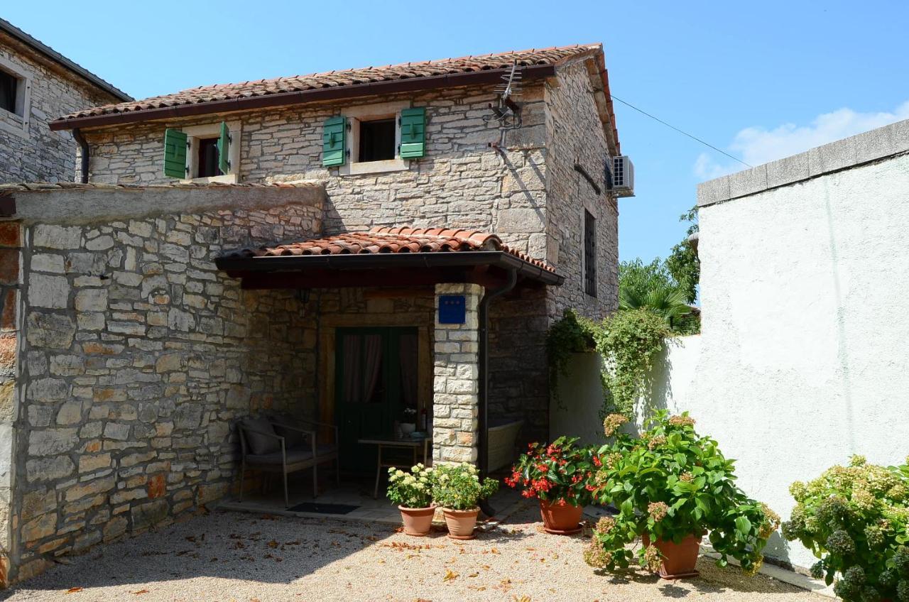 Apartment Duerose Buje Εξωτερικό φωτογραφία